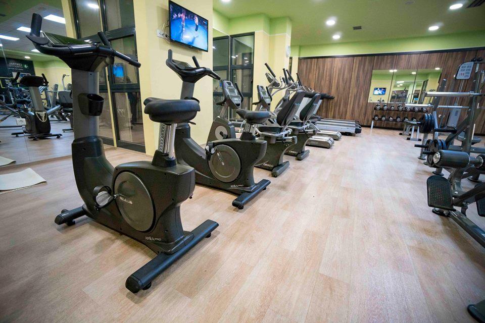 Central Hotel, Fitness And Spa Vinica Exteriör bild